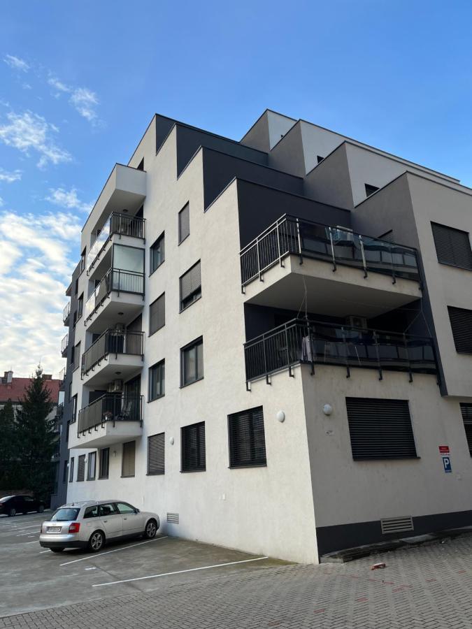 Elegant Escape Apartment II - City Centre Bratislava Exteriér fotografie