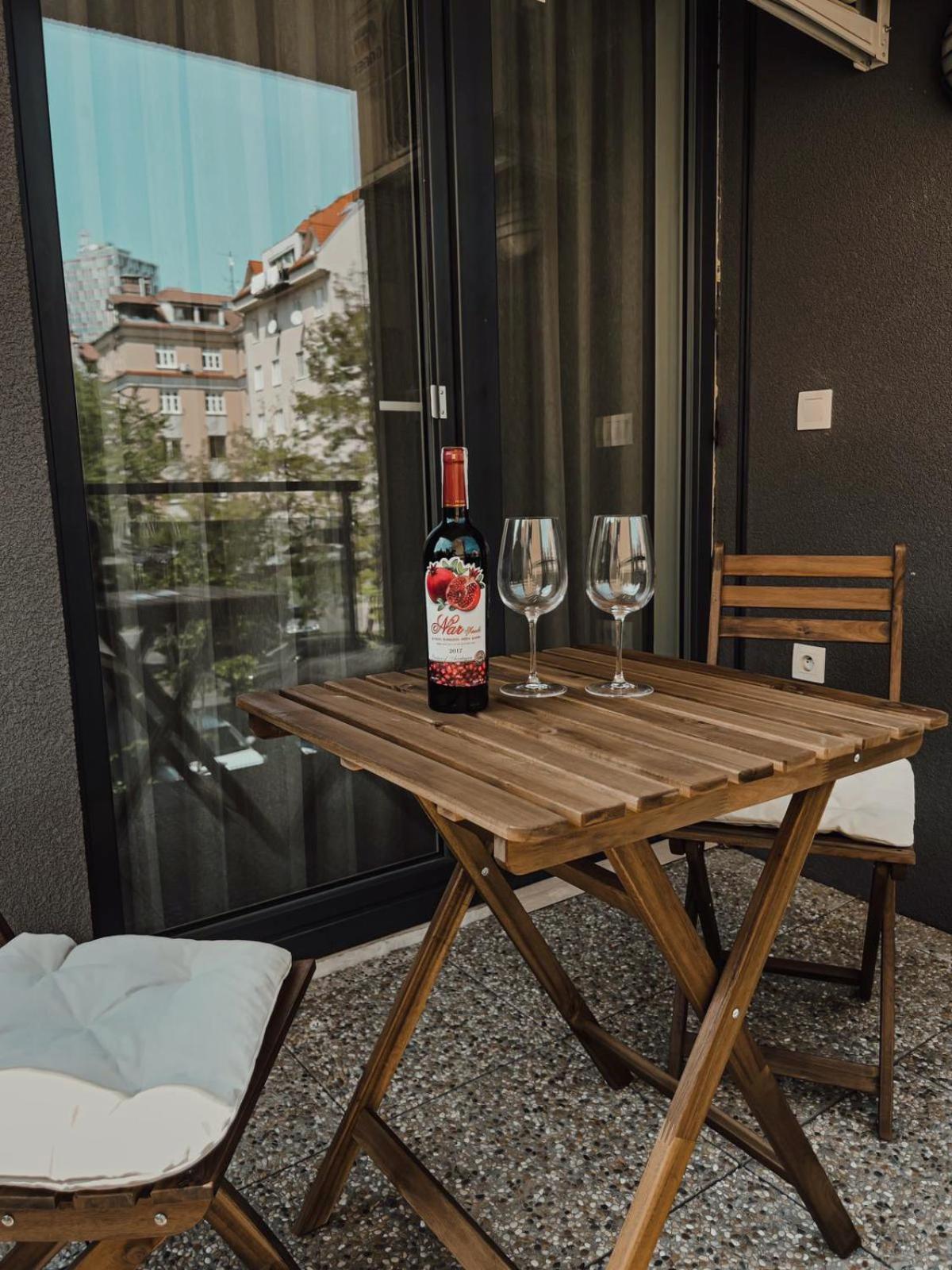 Elegant Escape Apartment II - City Centre Bratislava Exteriér fotografie
